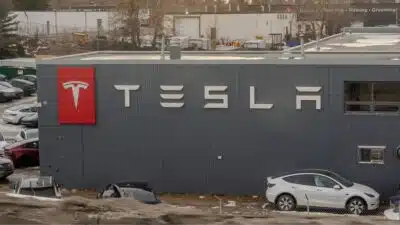 Tesla (TSLA34) enfrenta alta competitividade e ações caem após resultado Tesla (TSLA34) enfrenta alta competitividade e ações caem após resultado