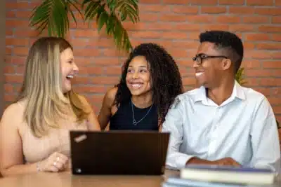 BigDataCorp oferece estágio 100% home office com bolsa-auxílio e benefícios