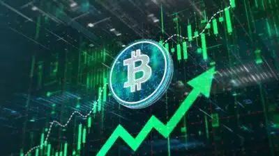 Bitcoin atinge US$ 126 mil: Vale a pena investir em BTC? Bitcoin atinge US$ 126 mil: Vale a pena investir em BTC?