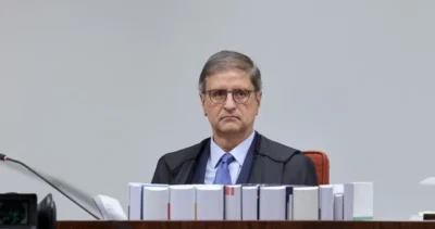 Paulo Gonet defende atuação discreta e critica Flávio Bolsonaro em sabatina