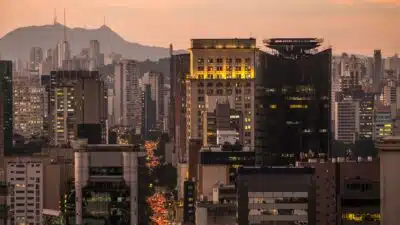 Fundos Imobiliários: Ajustes, Emissões e Novas Alocações em Outubro