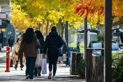 Economia Global: Inflação nos EUA e Incertidões no Crescimento Global em 2025