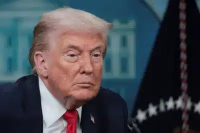 JPMorgan Chase Admite Fechamento de Contas de Trump Após Ataques ao Capitólio!