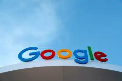 Google em crise: Funcionários alertam sobre uso militar da IA e pressionam Pichai