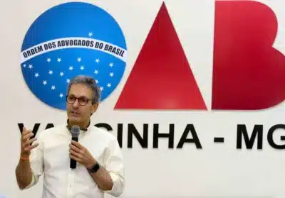 Romeu Zema critica PL e PT em SP: “Frutas podres” e “pior gestão” revelados!
