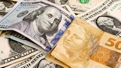 Dólar cai contra o Real: Enzo Pacheco explica o fluxo de dólares e o futuro cambial